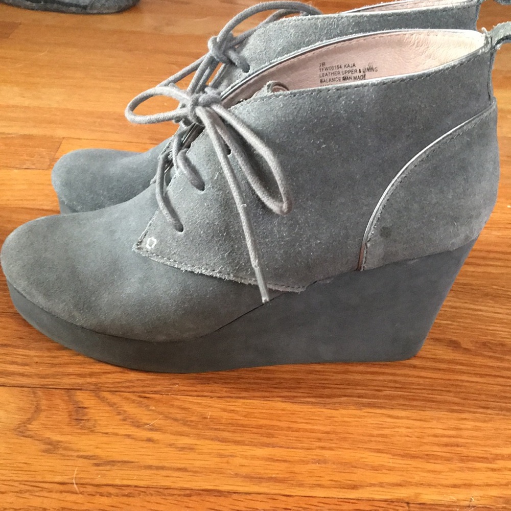 Tommy Bahama Grey Wedge Lace Up Bootie - Picture 4 of 11